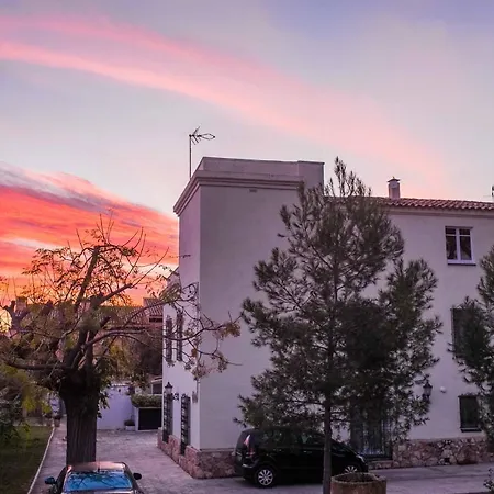 In Isabel Πανσιόν