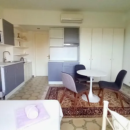 In Isabel Πανσιόν Altafulla