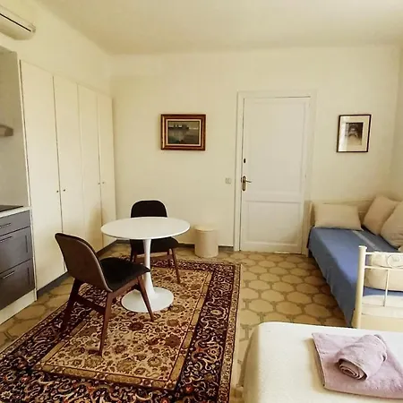 In Isabel Πανσιόν Altafulla