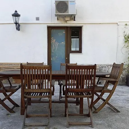 In Isabel בית הארחה
